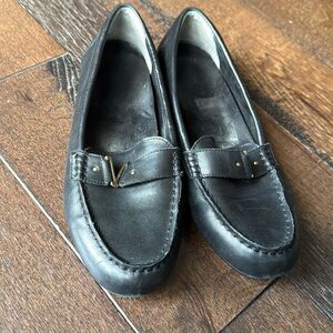 Vionic Hilo womens black loafers size 9 comfort shoe work preppy academia leathe
